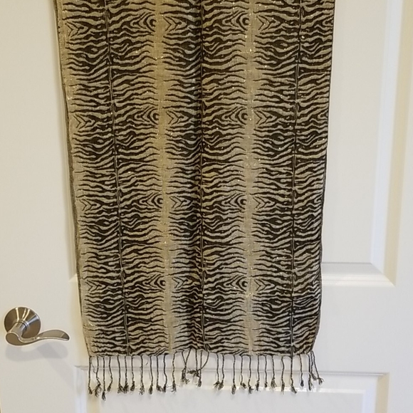 Wrap/scarf - Picture 2 of 4